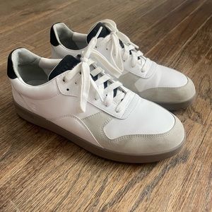 Everlane white leather lace up shoes